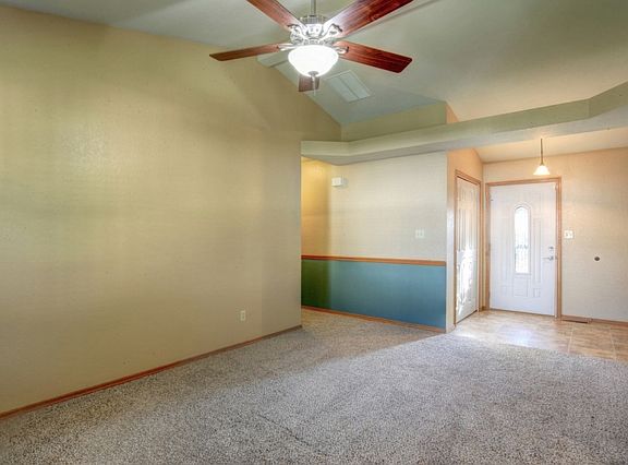 4th image of 405 Rosewood