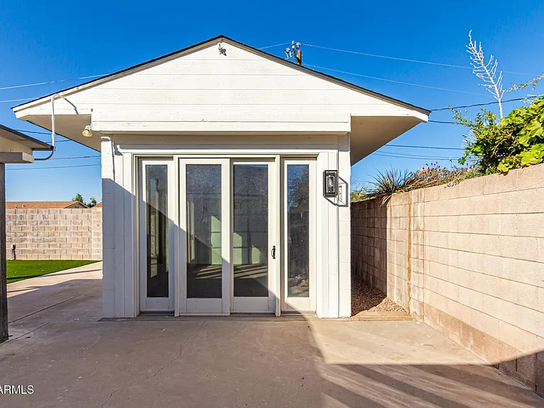 818 W Elna Rae St — Photo 21