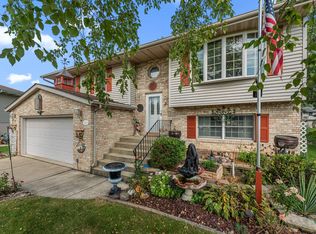3071 Parkwood Pl, Crown Point, IN