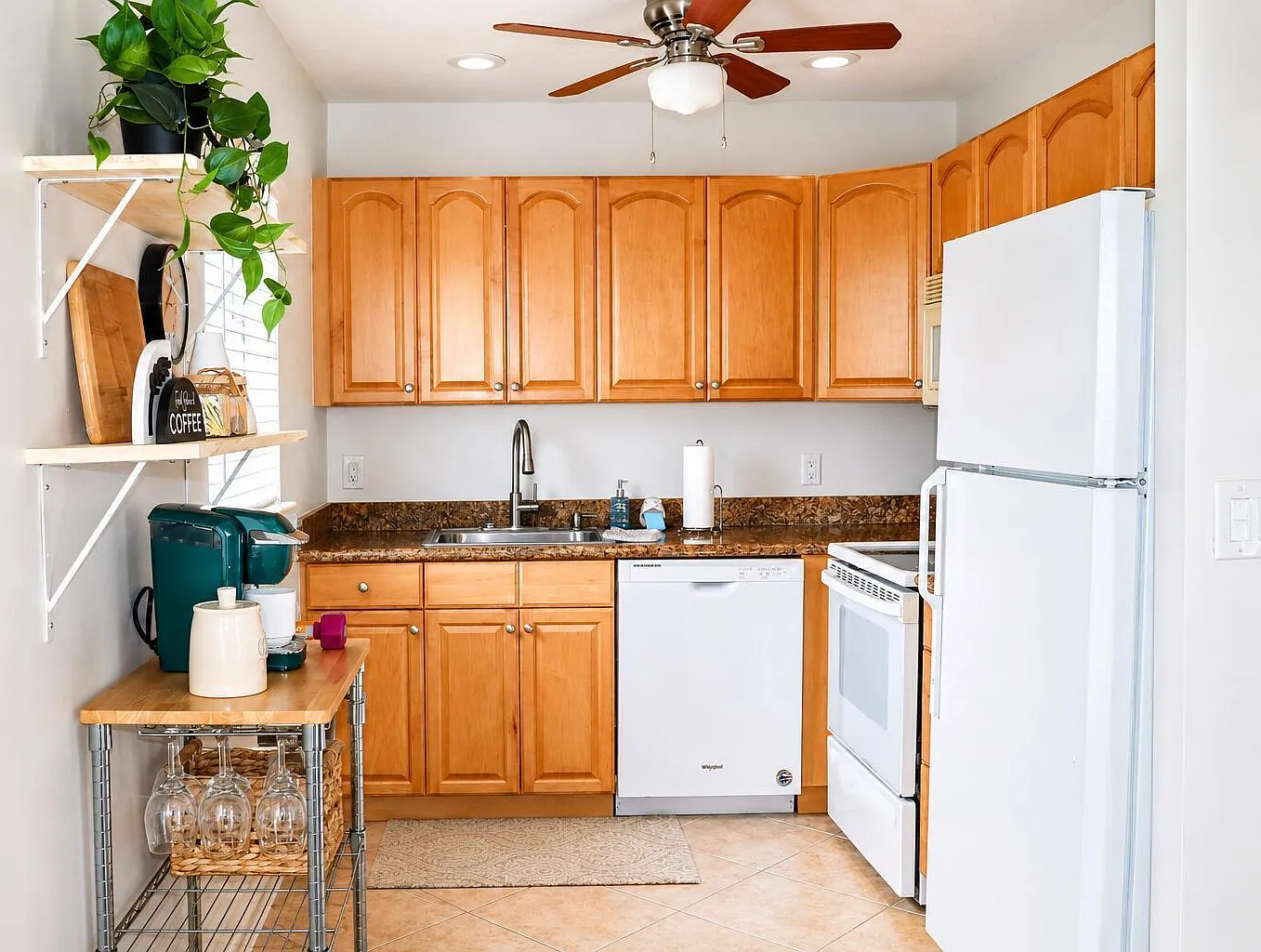 2 bed, 2.0 bath, 880 sqft, $1,700 — Photo 4