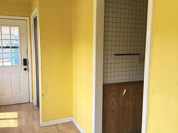 4th image of 508 Barry ROAD
