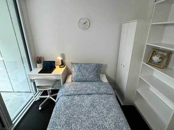85 Wood St, Toronto, ON