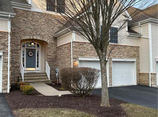 550 Quaker Ridge Ter, Easton, PA 18042