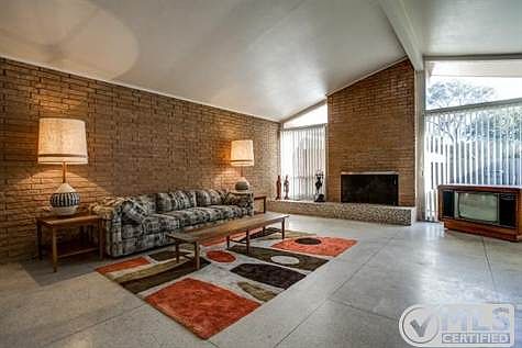 4th image of 2720 Twinlawn Dr