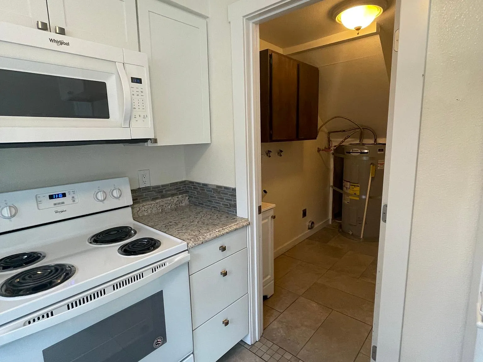 2 bed, 1.5 bath, 1000 sqft, $1,495 — Photo 4