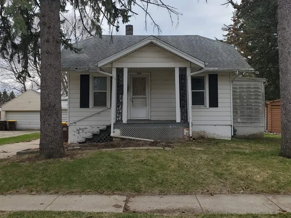 433 W Garfield St, Freeport, IL 61032