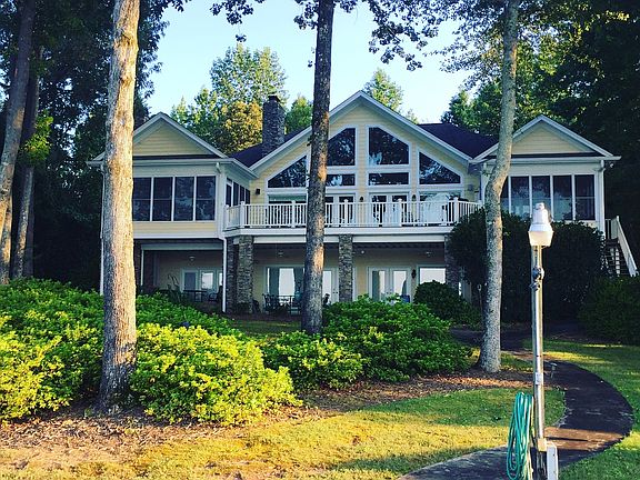4th image of 169 Blue Heron Dr