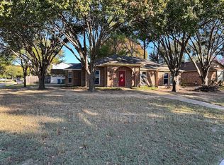 2240 Woodview Dr, Flower Mound, TX 75028
