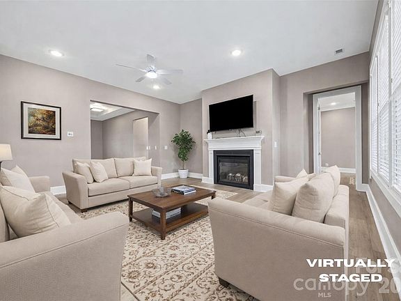 3rd image of 2370 Whitebark Dr