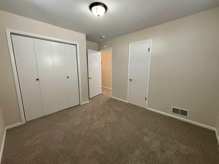 21840 Weller Ave — Photo 8