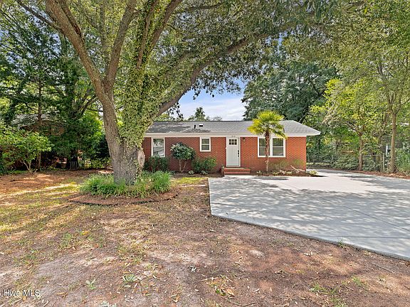2nd image of 212 Wood Dale Drive