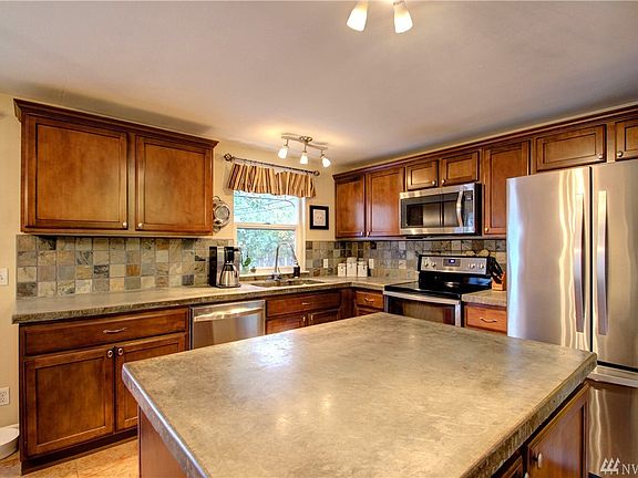 4th image of 6026 183rd St NW
