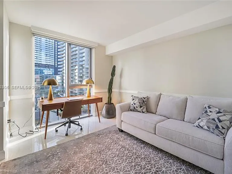 31 SE 6th St #2207 — Photo 10