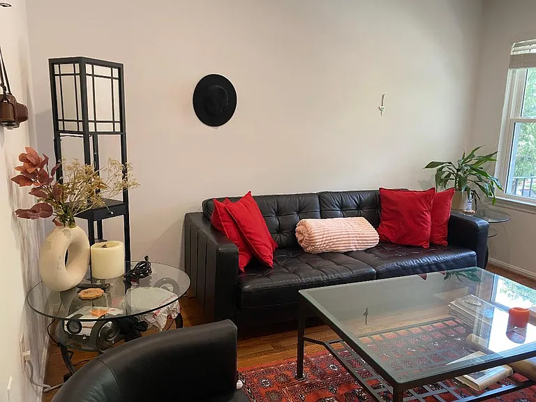 1327 Belmont St NW — Photo 12