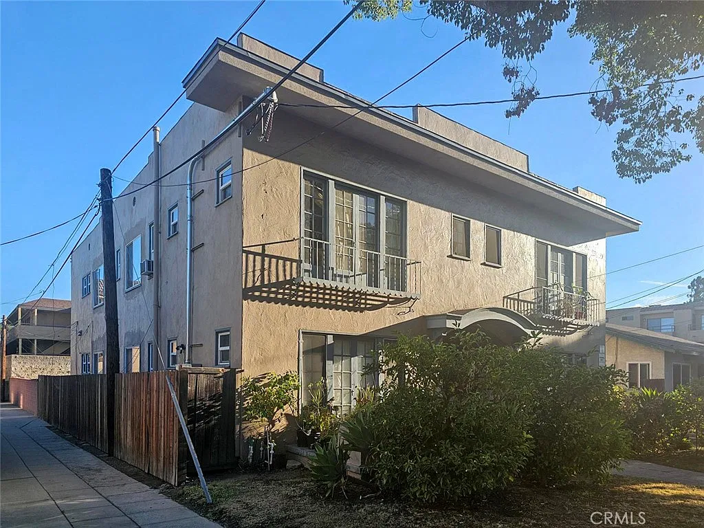 1 bed, 1100 sqft, $2,600 — Photo 2
