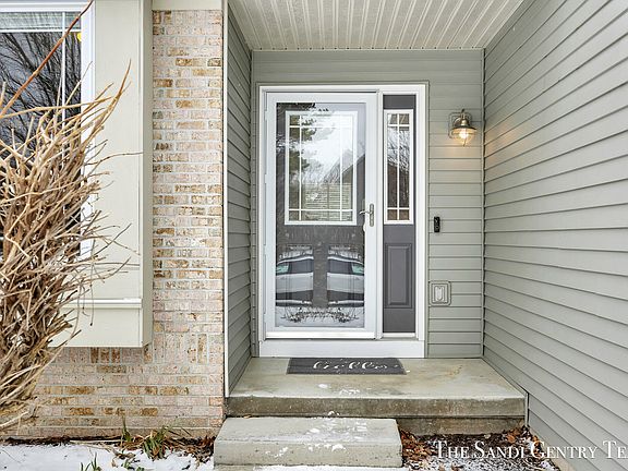 4th image of 15308 Saddlebrook Ct