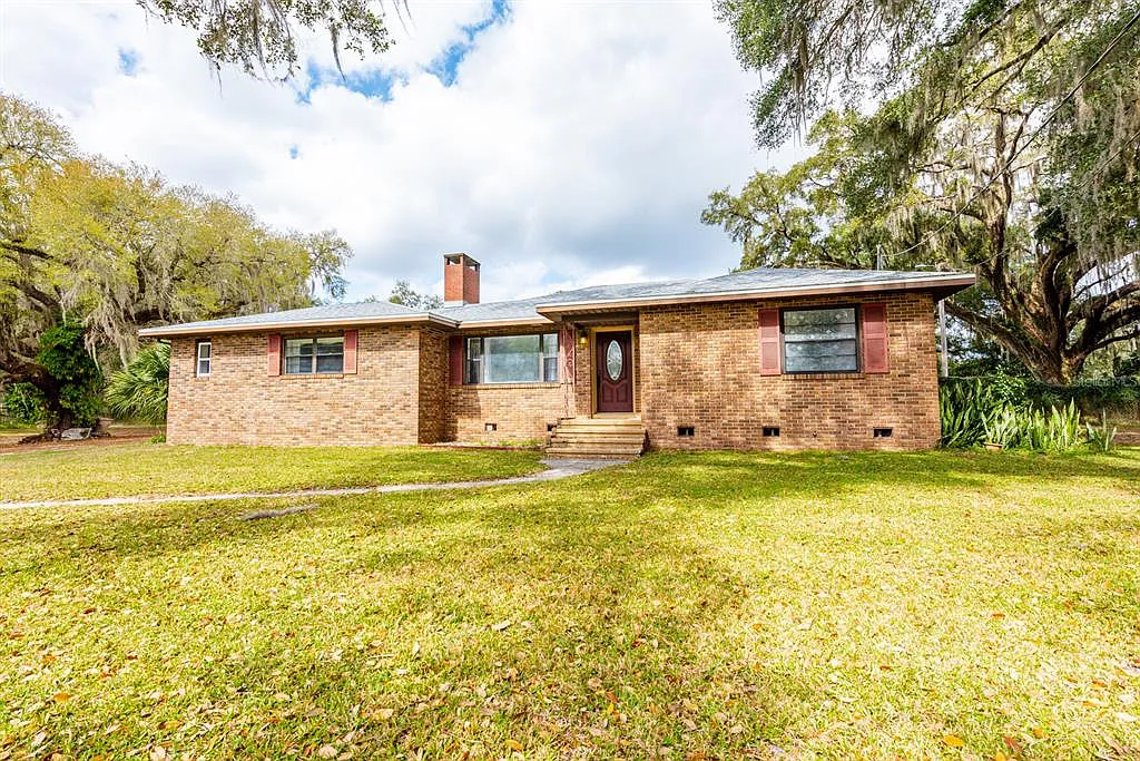 4 bed, 3000 sqft, $600 — Photo 1
