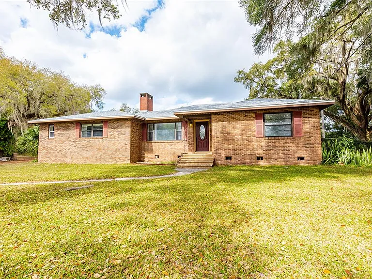 4811 County Road 48 — Photo 1