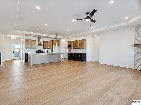 5th image of 21428 Z St
