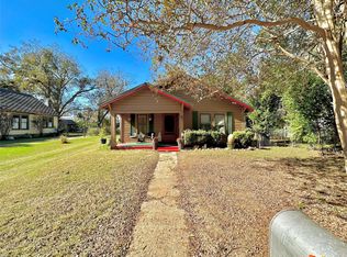 405 Mills St, Smithville, TX 78957 | MLS #8229767 | Zillow
