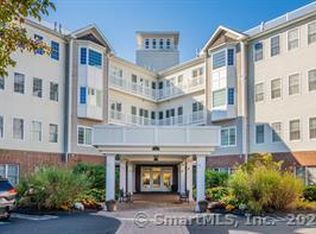 1 King Philip Dr UNIT 401, West Hartford, CT 06117