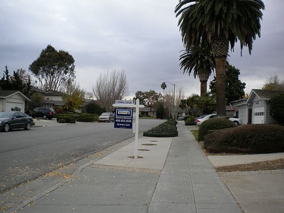 2nd image of 525 S Park Dr