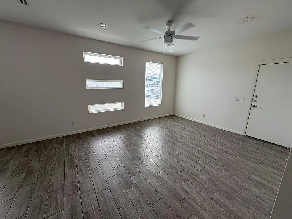 2607 E Hackberry Ave — Photo 1