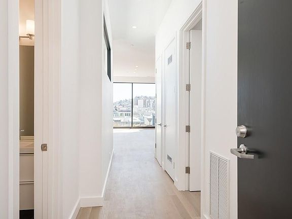 5th image of 435 Duboce Ave #6