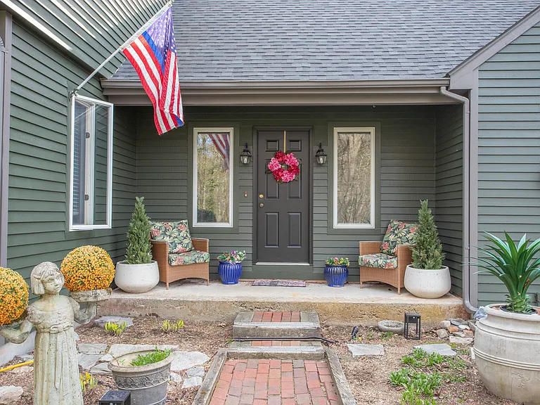115 Ayers Point Rd — Photo 1