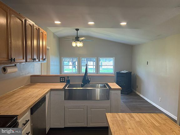 2nd image of 47920 Janet Ln