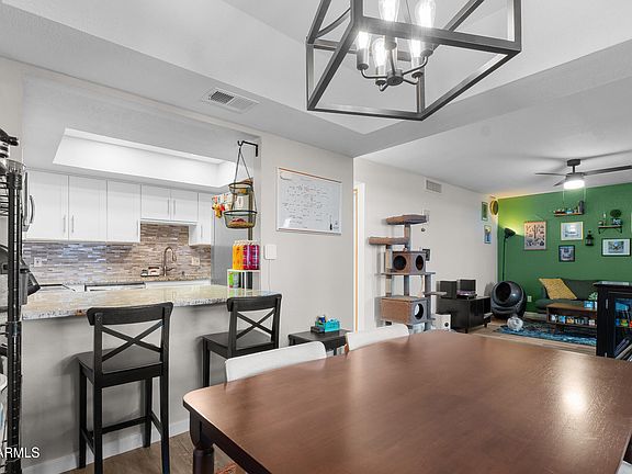 5th image of 202 E RUTH Avenue #2