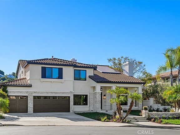 3rd image of 7572 E Endemont Ct