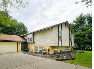 630 Country Lake Dr, Saint Peters, MO 63376