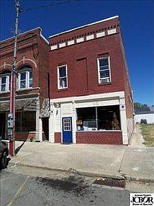 1st image of 111 E Walnut St