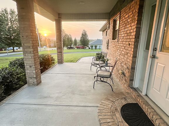 4th image of 632 Country Meadows Road