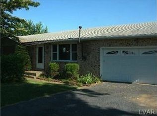 639 Apple Blossom Rd, Easton, PA 18040