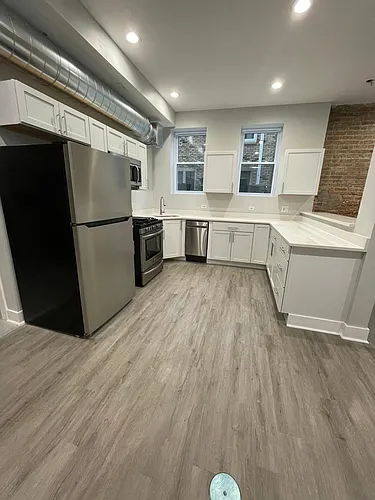 4738 N Lowell Ave #G Photo 1