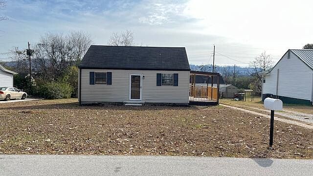 1st image of 2118 Delano Dr