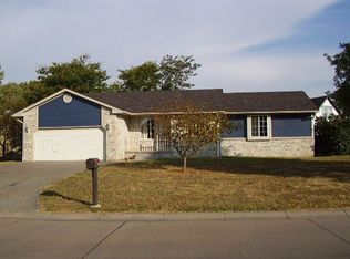410 Victoria Rd, Newton, KS 67114