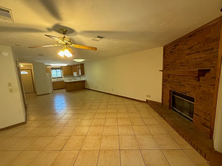 3207 Shamrock St #33 — Photo 6