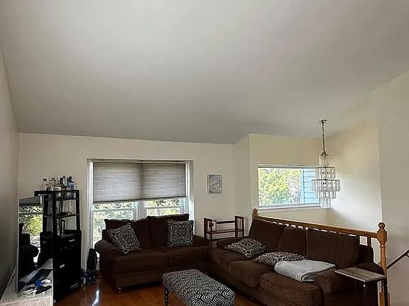 5th image of 1422 Atkinson Ave