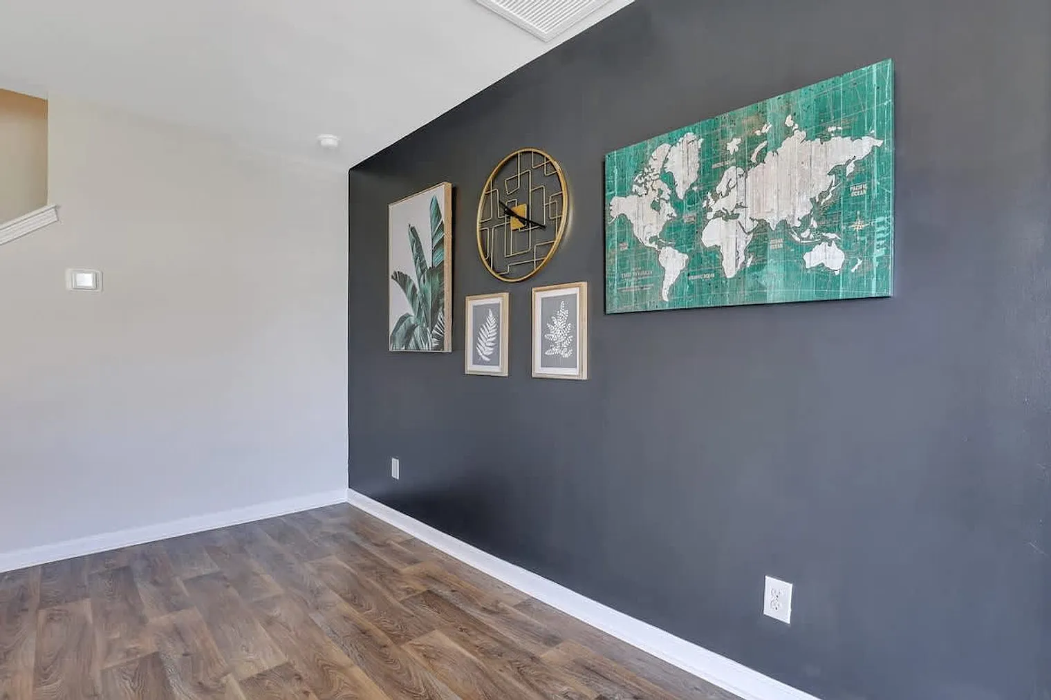 3 bed, 2.0 bath, 1453 sqft, $3,264 — Photo 4
