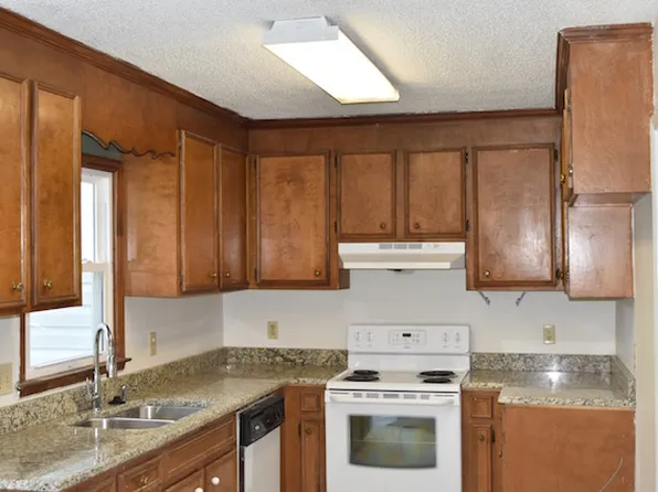 132 Pear Tree Cir, Hopkins, SC 29061