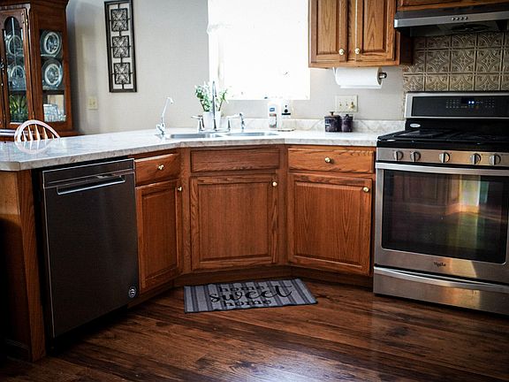 5th image of 10847 W 700 S