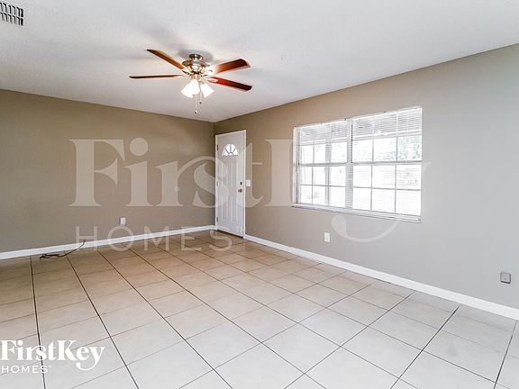 3rd image of 3639 Shalimar Ct
