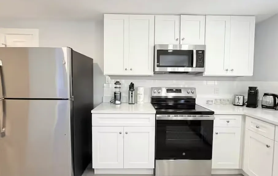 2 bed, 950 sqft, $1,800 — Photo 4