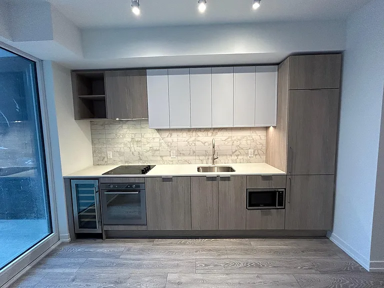 2020 Bathurst St #1201 — Photo 16