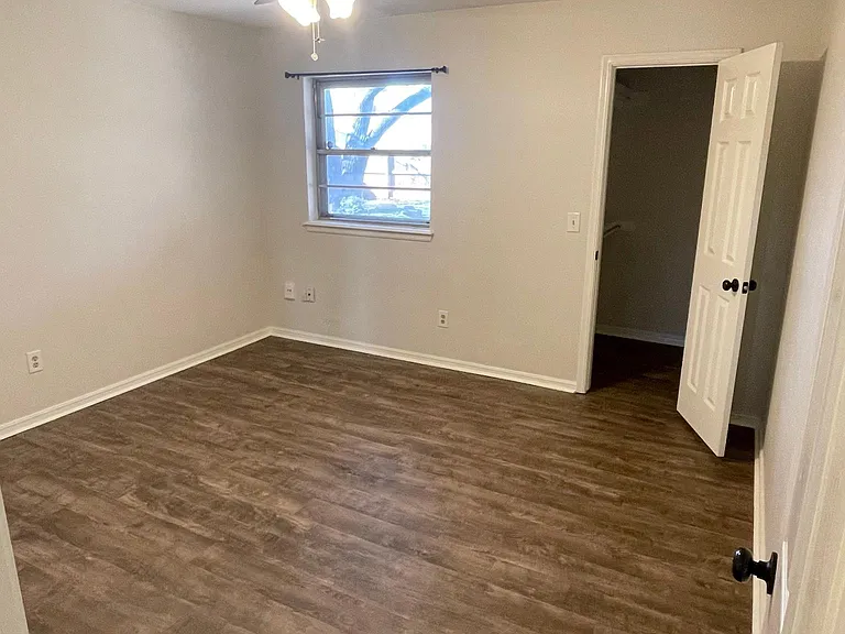 505 Pepperdine Ave — Photo 10