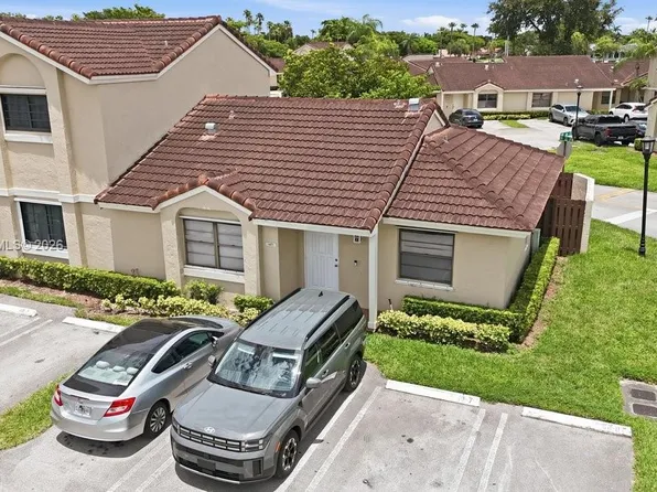6473 NW 170th Ln, Hialeah, FL 33015