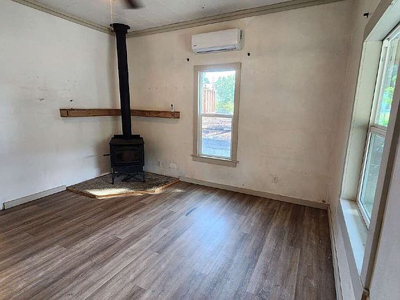 5th image of 1512 Center Ave